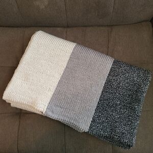 Twin Size Knit Blanket